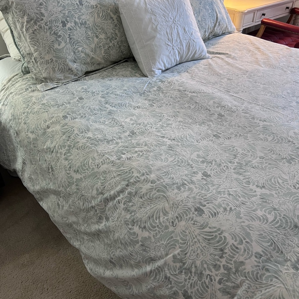 Pottery Barn Mari Print Queen Duvet with shams - Picture 7 of 8